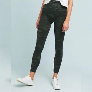 SPANX Green Camo Look At Me Now Seamless Leggings Size L